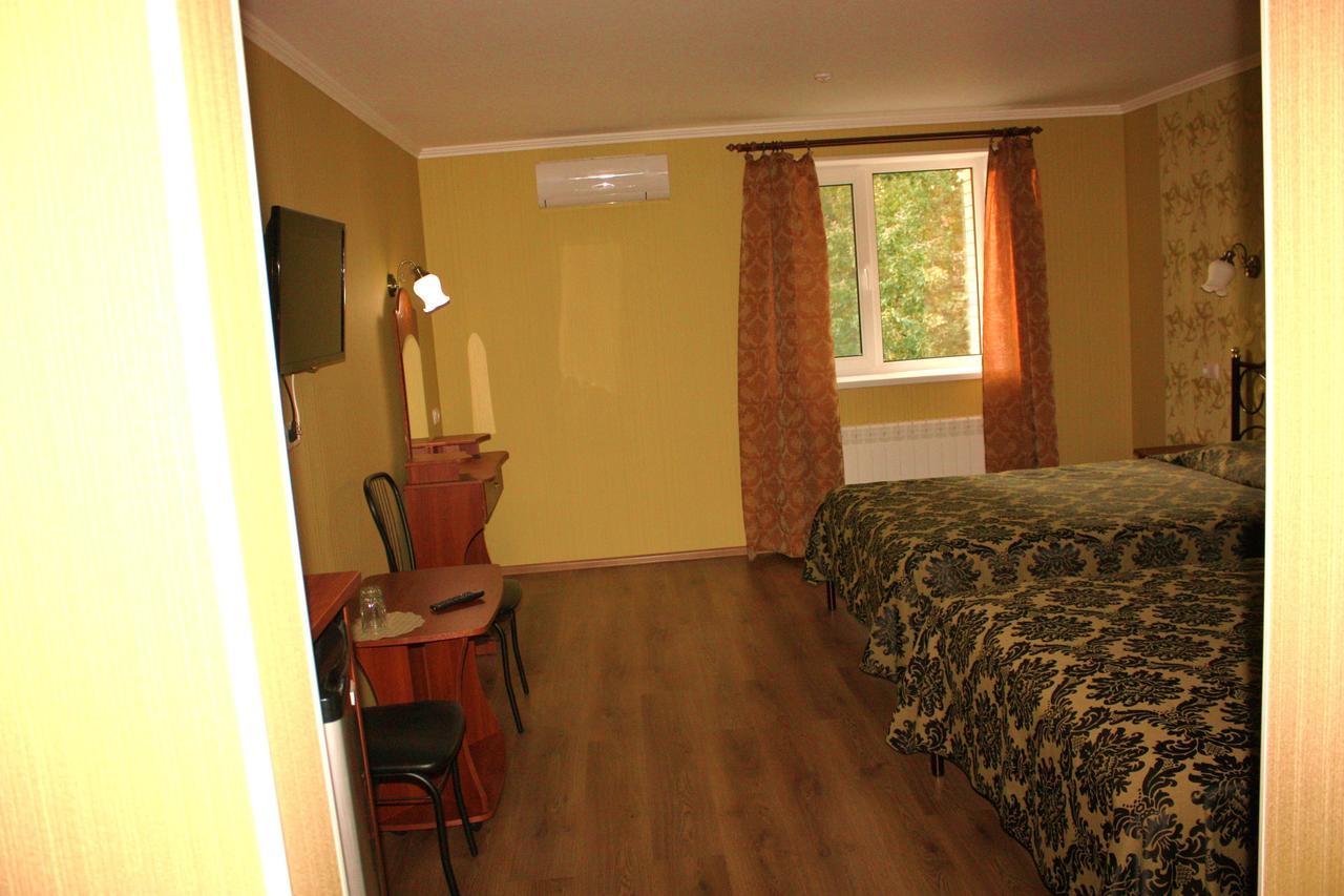 Hotel Gostynnyi Dvir Буча Стая снимка
